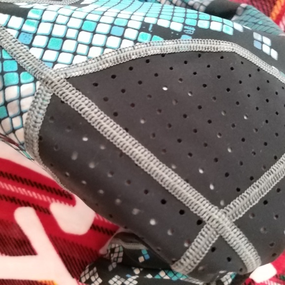 Lululemon Long Sleeved One-Piece Reversible Paddle Swimsuit size 4 -like new - Picture 12 of 16